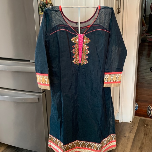 Beautiful‎ Kurt’s. Never worn. - Picture 1 of 6